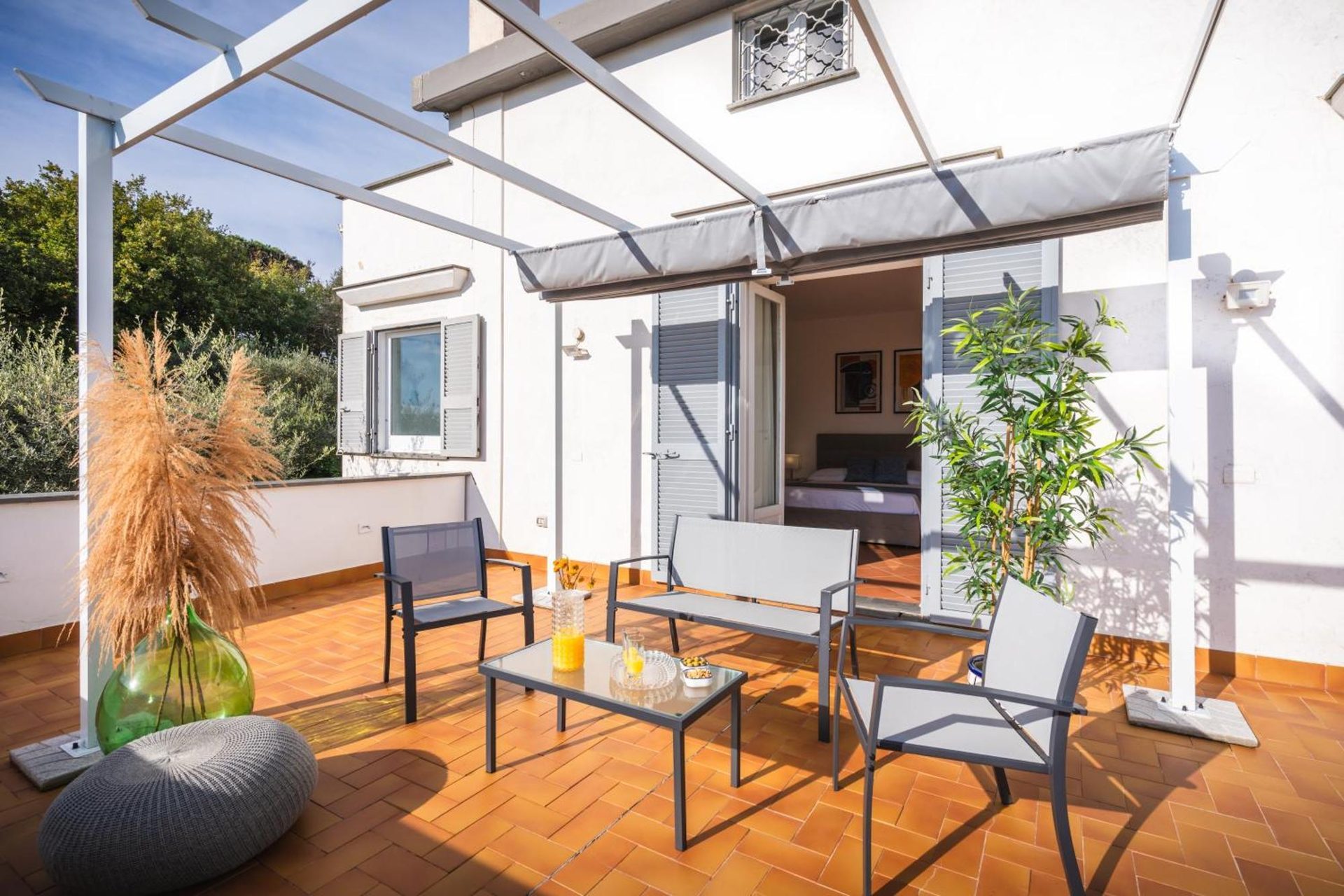 Villa I Due Golfi, patio con pergola