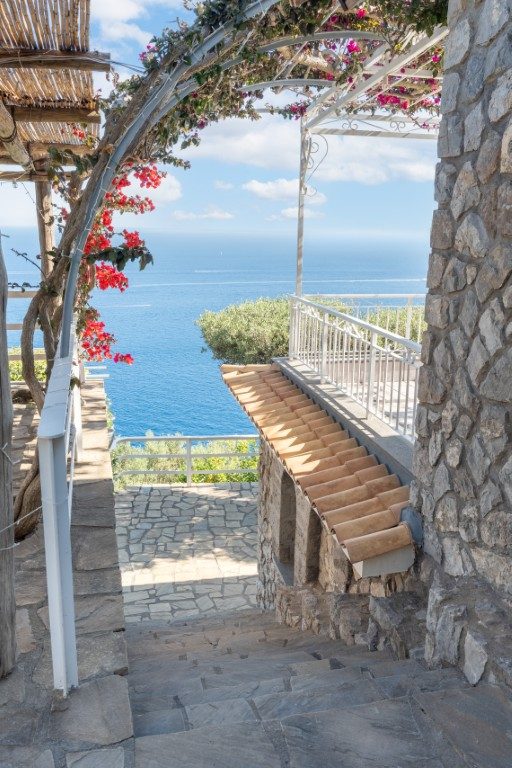Villa Lantana, l'arco in pietra