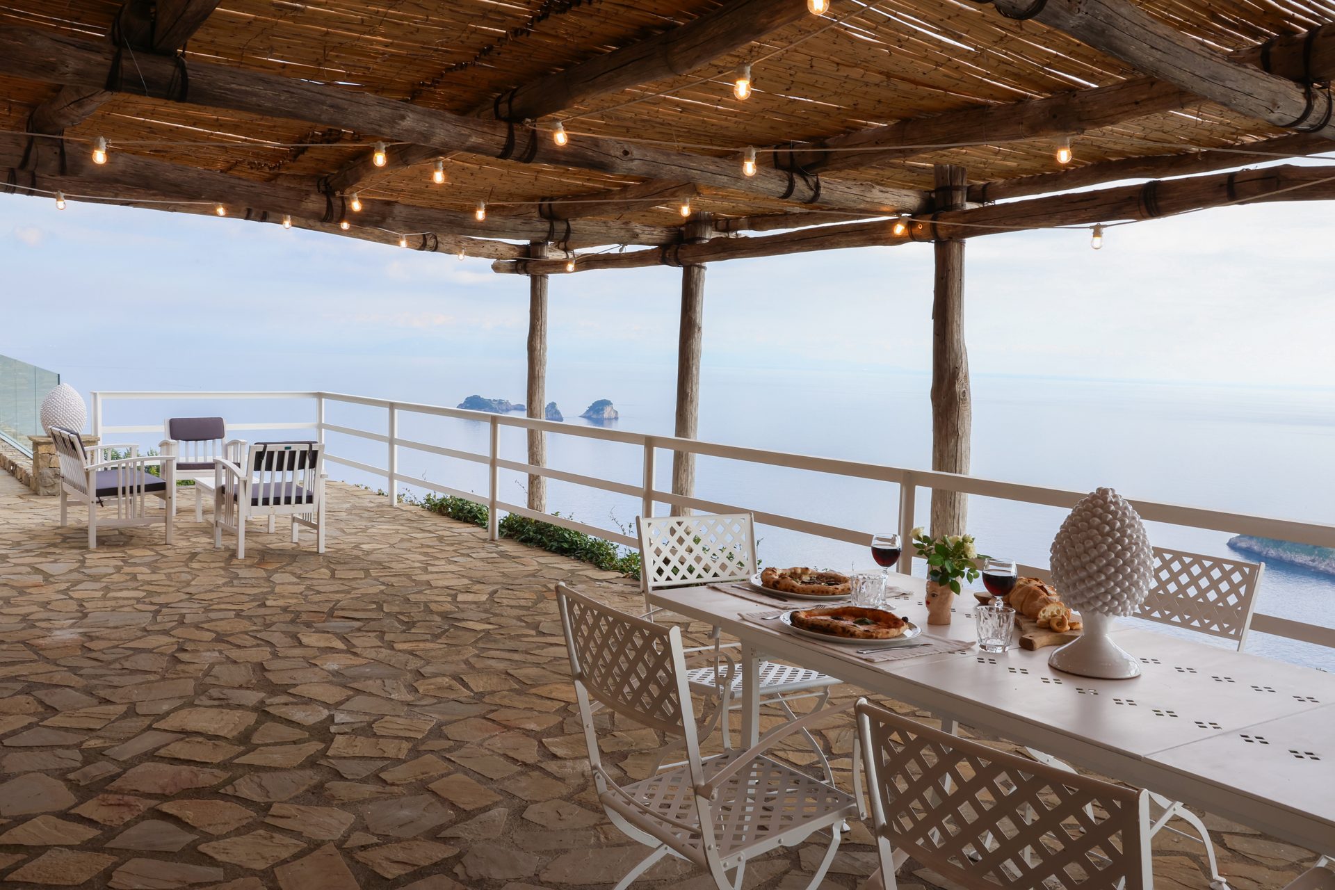 Villa Lantana, cena sotto il pergolato